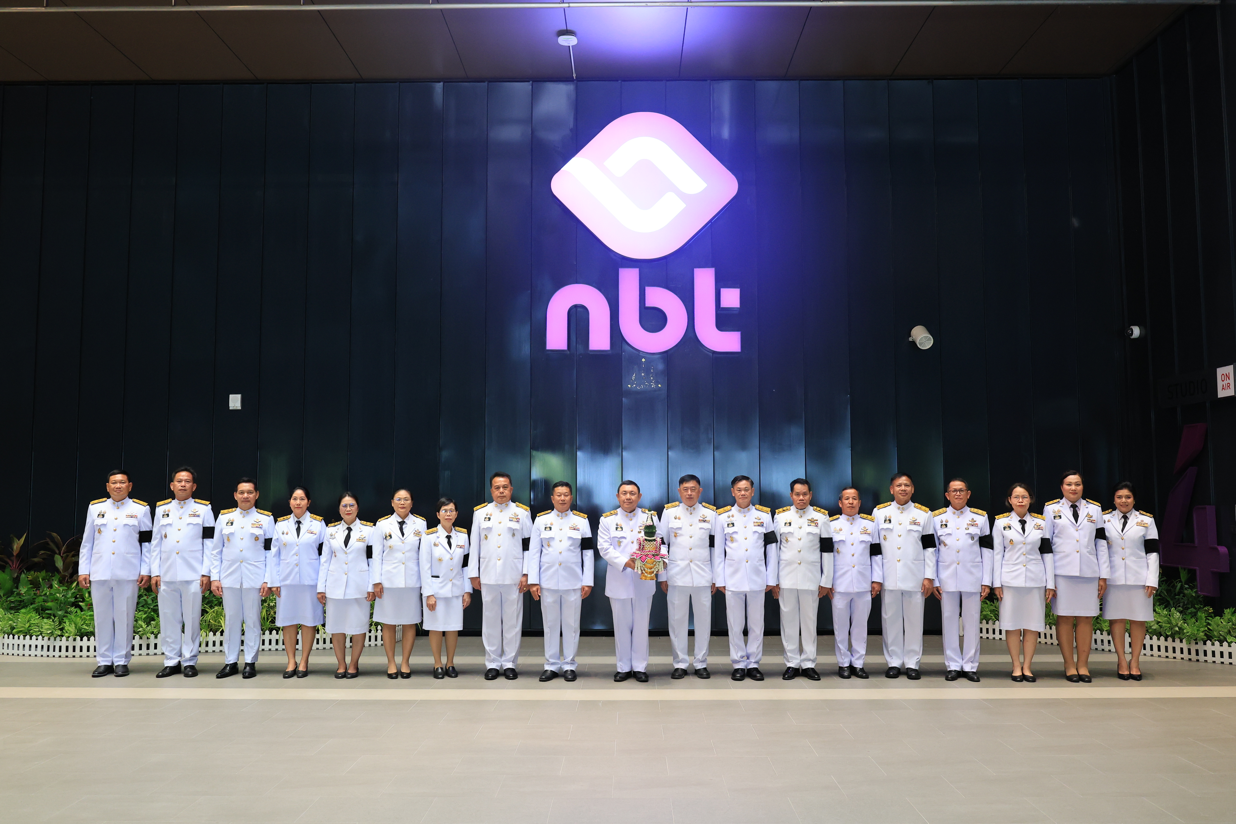 title - คณะผู้บริหาร ส.ป.ก. บันทึกเทปถวายพระพรชัยมงคล สมเด็จพระนางเจ้าสุทิดา พัชรสุธาพิมลลักษณ พระบรมราชินี เนื่องในโอกาสวันเฉลิมพระชนมพรรษา 48 พรรษา